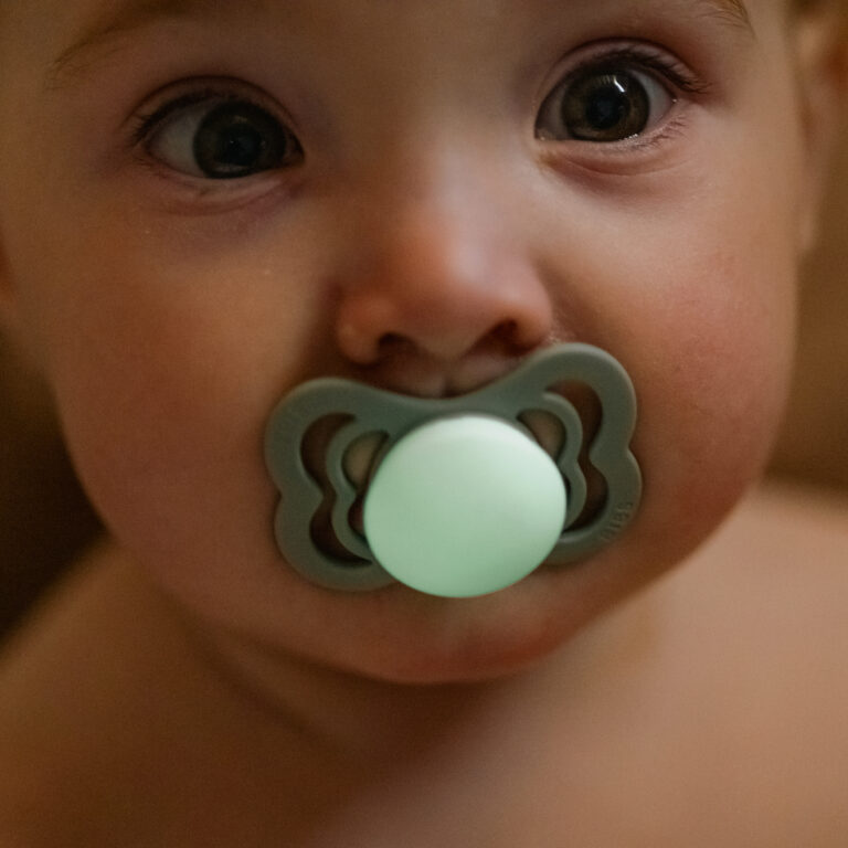 Bibs Supreme Glow - selvlysende smokk