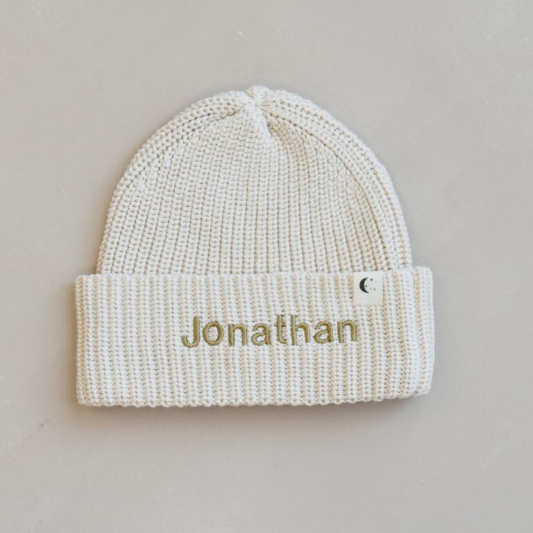 Økologisk lue med navn | strikket lue
