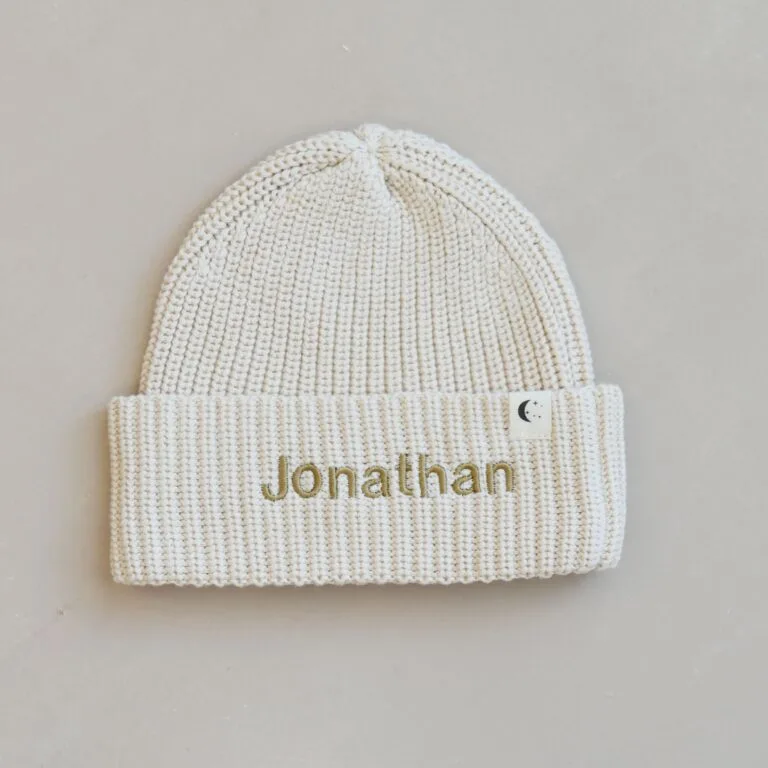 Økologisk lue med navn | strikket lue