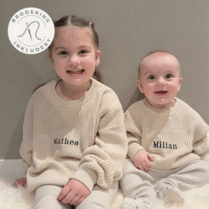 Chunky strikkegenser med navn | Økologisk bomull